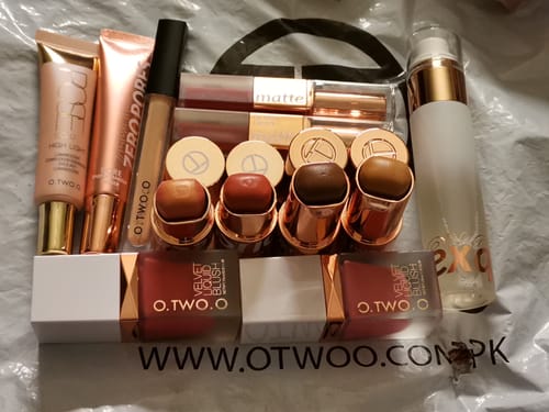 Customer photo review of O.TWO.O GLOW COLOR BOUNCE MOUSSE BLUSH