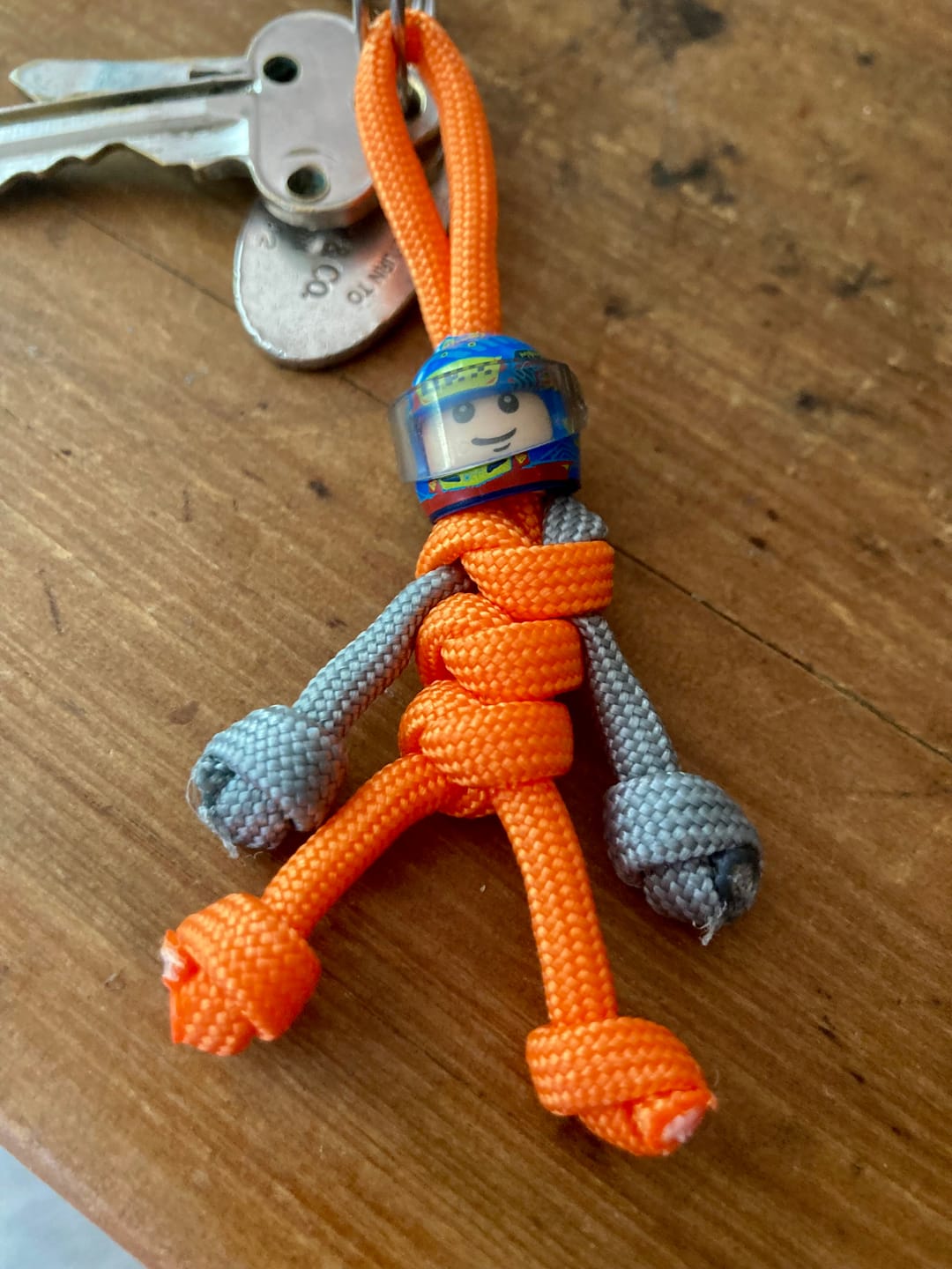 Customer photo review of Limited Edition Oscar Piastri Racing Paracord Buddy Keychain