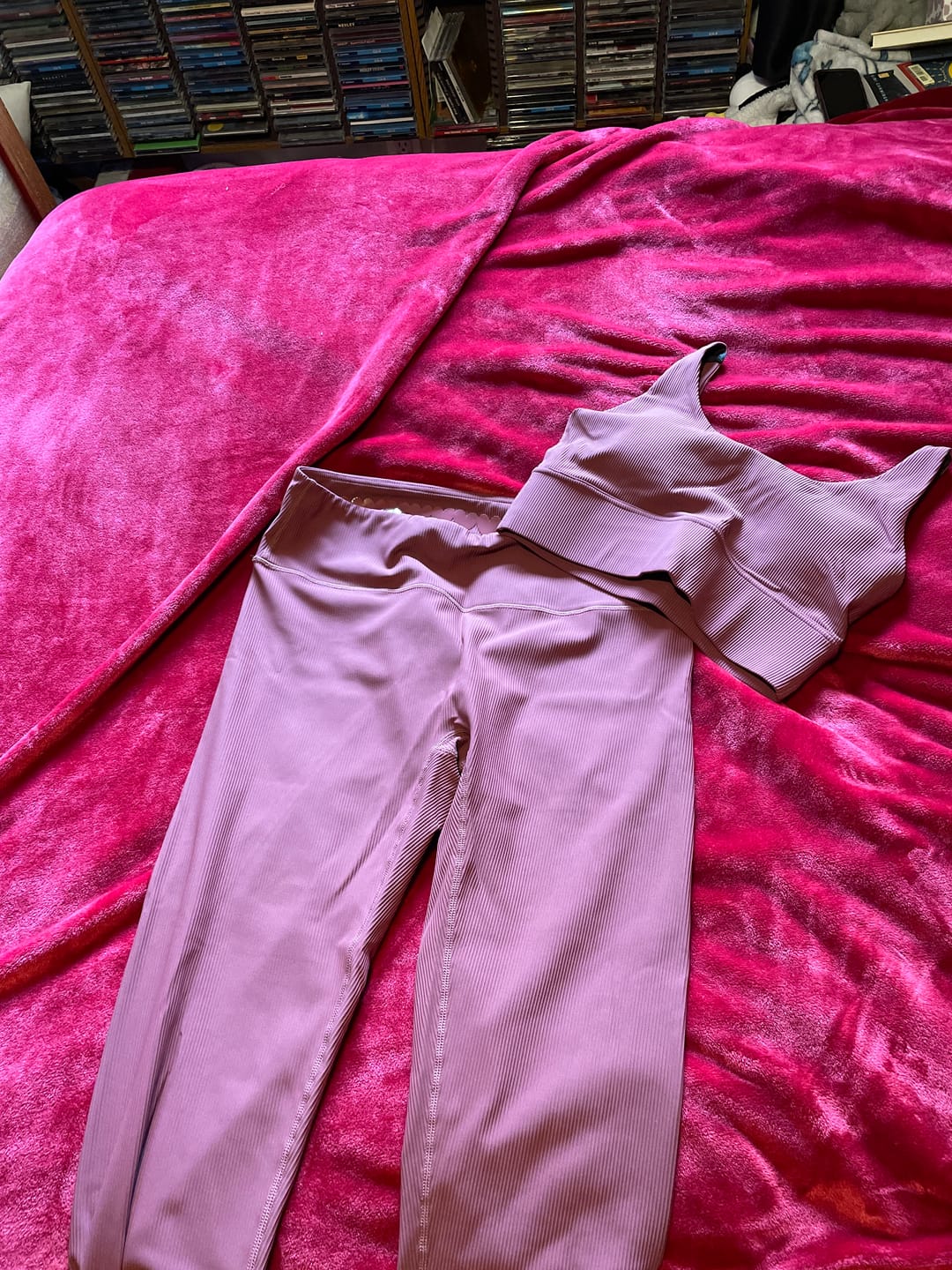 Customer photo review of Ribbed Leggings
