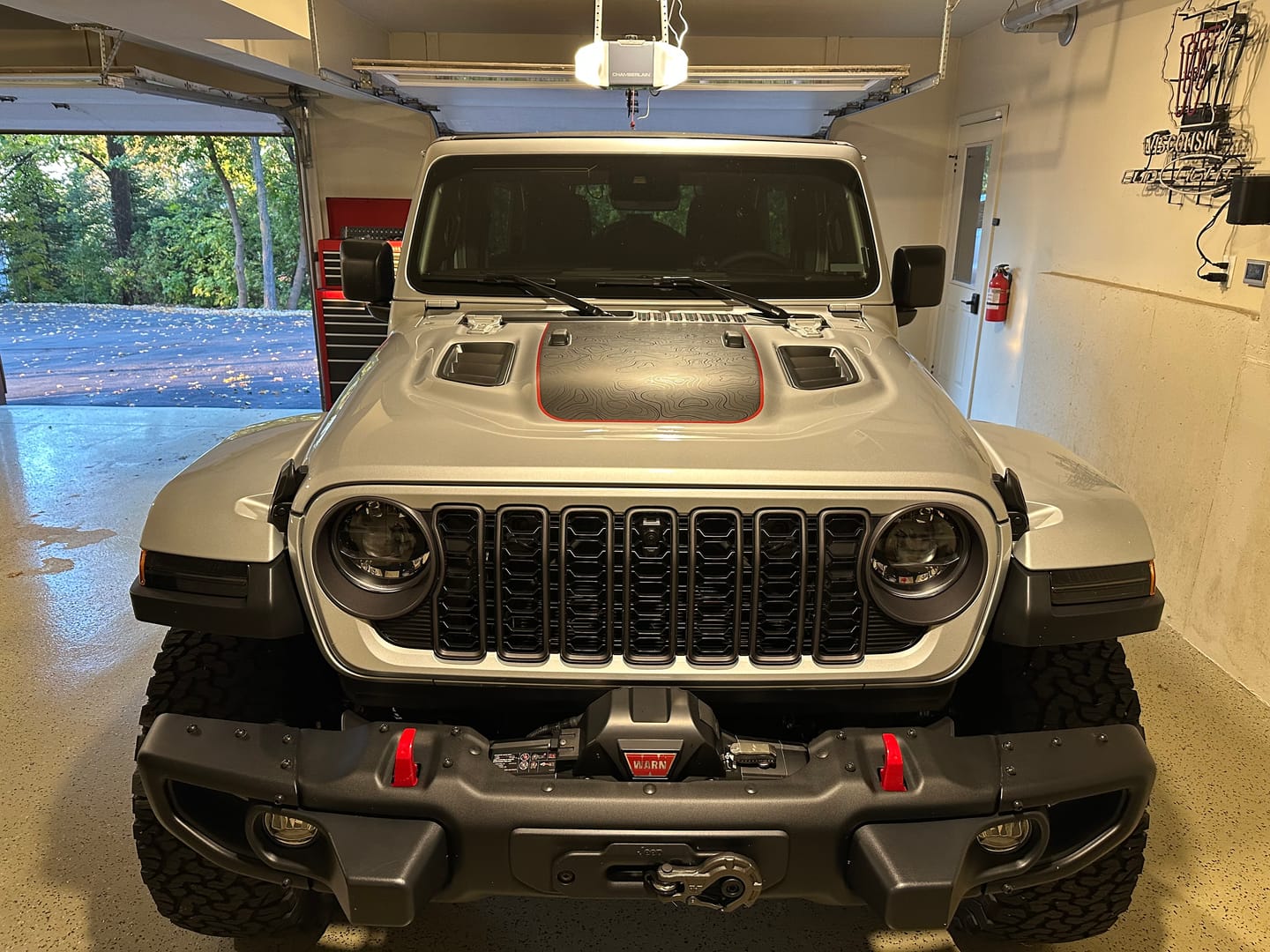 Customer photo review of Hood Graphic for RUBICON | Black Topo - fits Wrangler JL & Gladiator JT