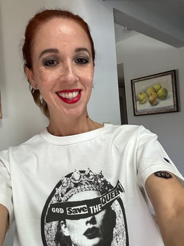 Customer photo review of Gold Glitter Freckles Makeup Patches