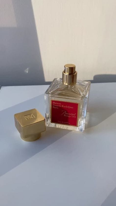 Customer photo review of Baccarat Rouge 540 Eau De Parfum for Men and Women