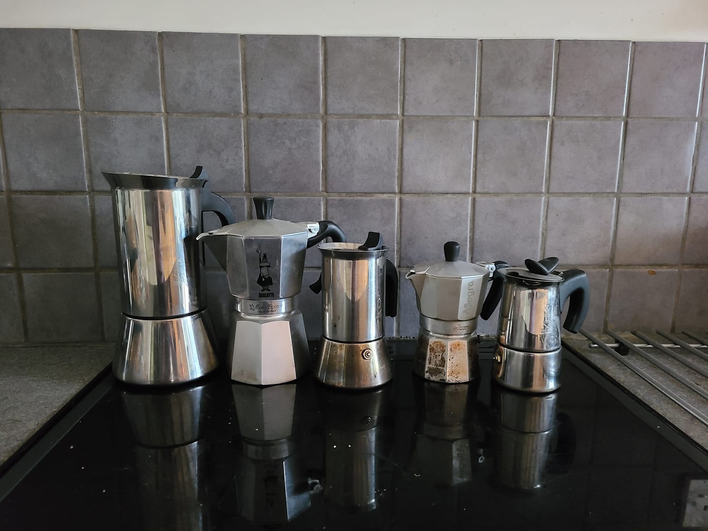 Customer photo review of Signature Espresso Decaffeinated Coffee Blend - Swiss Water Decaf Process - Strength 5 - Decadent Decaf (1)