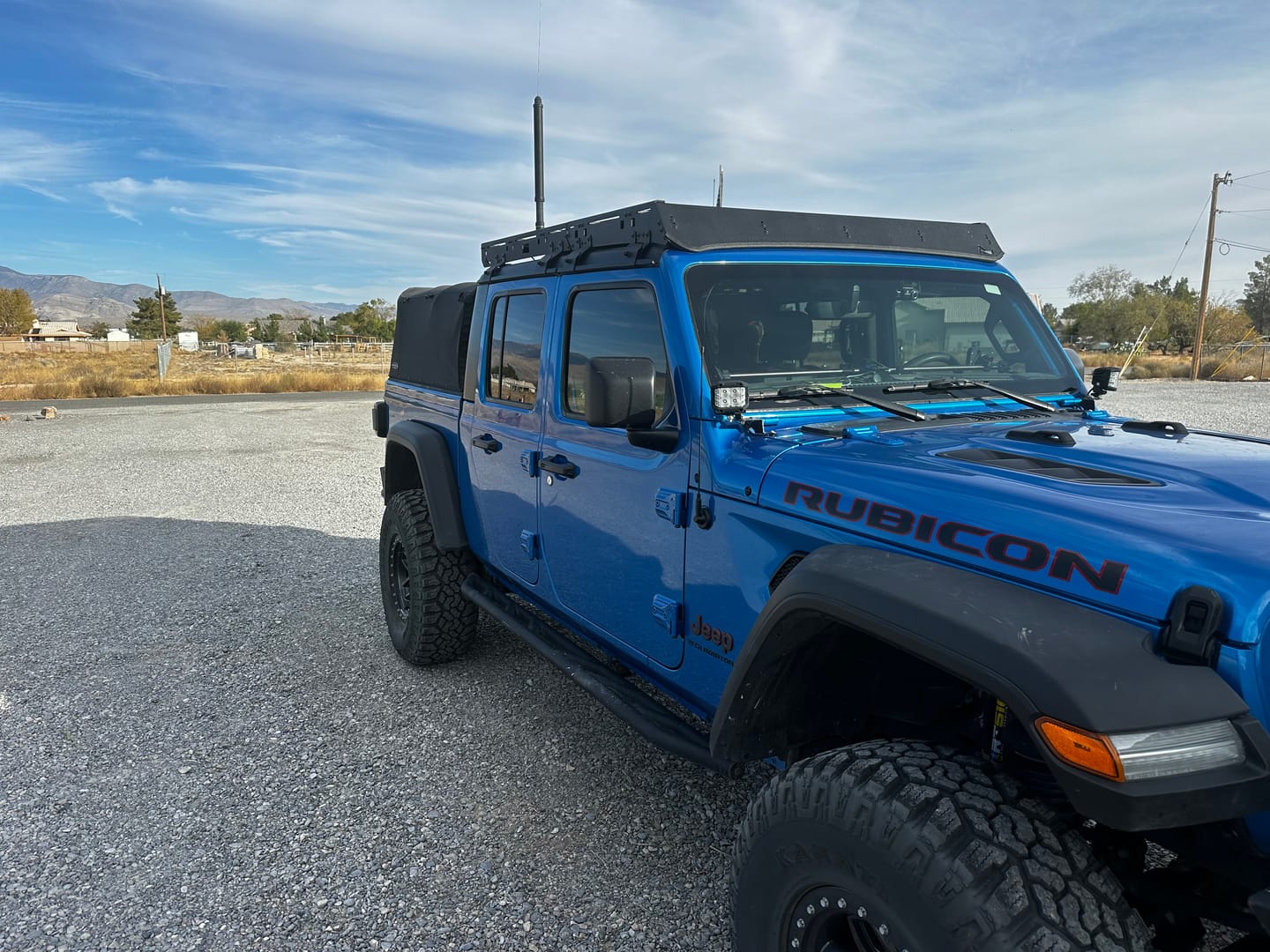 Customer photo review of TrailRax Modular Roof Rack for the Jeep gladiator