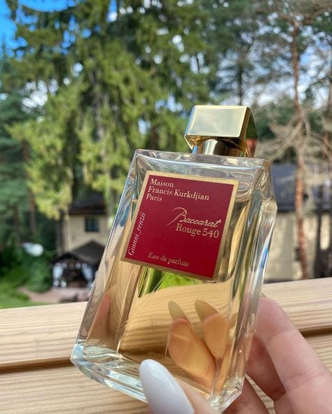 Customer photo review of Baccarat Rouge 540 Eau De Parfum for Men and Women