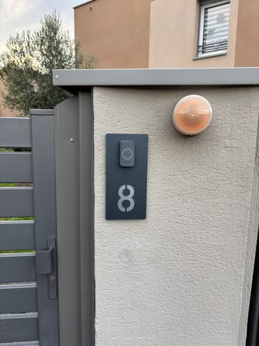 Customer photo review of Numero civico modello Stencil Vertical M2