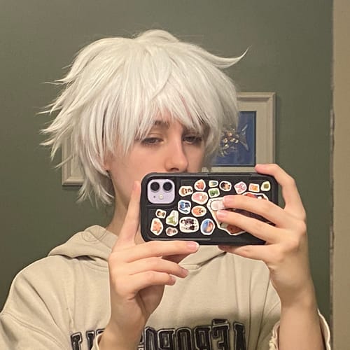 Customer photo review of Jujukaitsu Kaisen Satoru Gojo Short White Hair Basic Wig