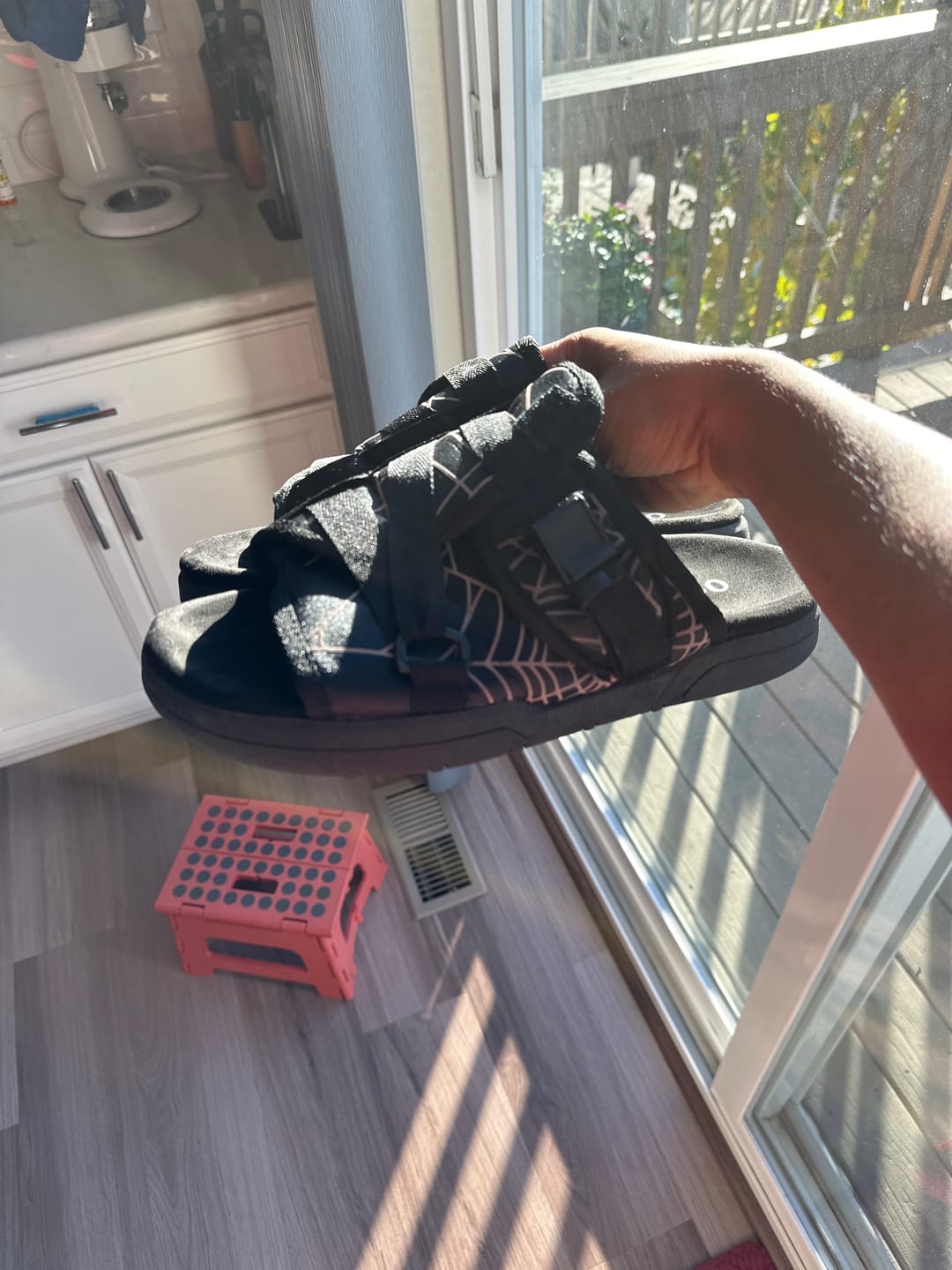 Customer photo review of Webbed Dr4coSlides