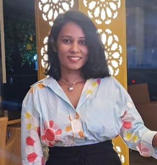 Customer photo review of Fun Flower Oversize Shirt