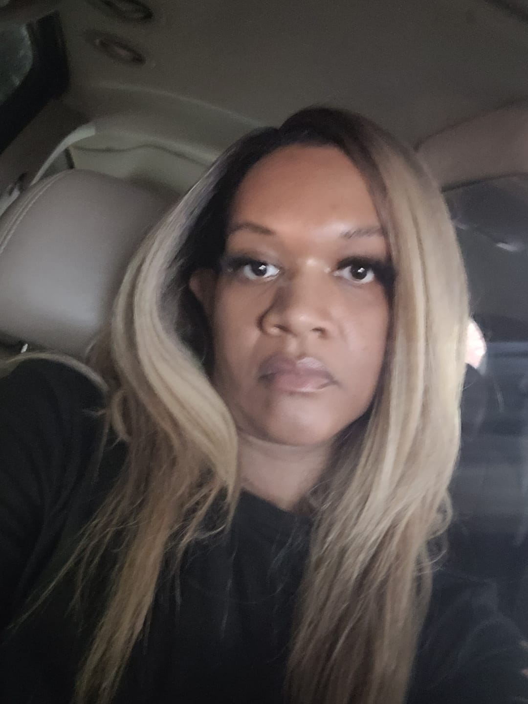 Customer photo review of Outre Soft & Natural Synthetic Lace Front Wig NEESHA 203