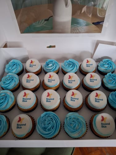 Customer photo review of Wafer Paper (0.3mm thin) - 12 x 5 cm Pre-cut Cupcake Custom Edible Images