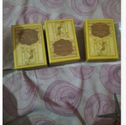 Customer photo review of Manjal Magic Luxury Soap Bar