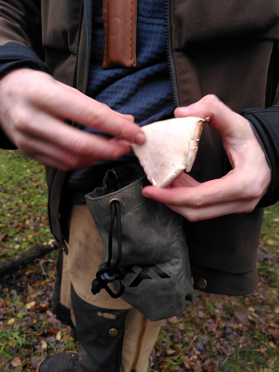 Customer photo review of Artisan Forager Pouch™ | Folding Belt Pouch