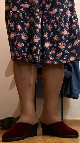 Customer photo review of Zueco alto de elegante terciopelo Salemera