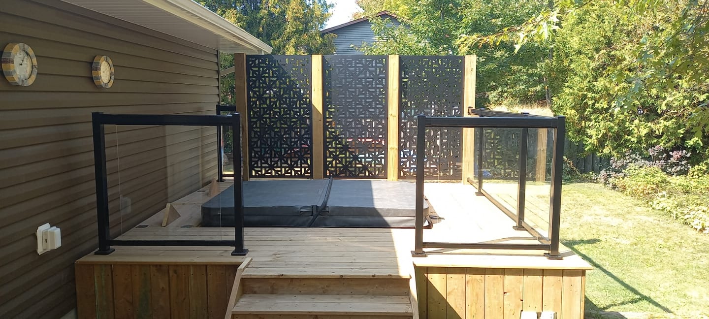 Customer photo review of Privacy Screen (Moderna)