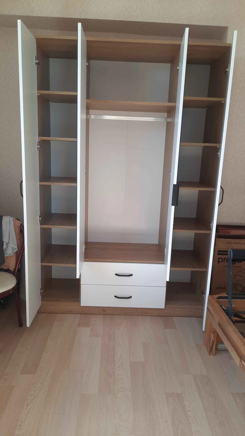 Customer photo review of Rani BA131 Geniş Gardırop Elbise Dolabı Aynalı Kapaklı 2 Çekmeceli 13 Raflı 1 Askılı Sepet Ceviz - Beyaz