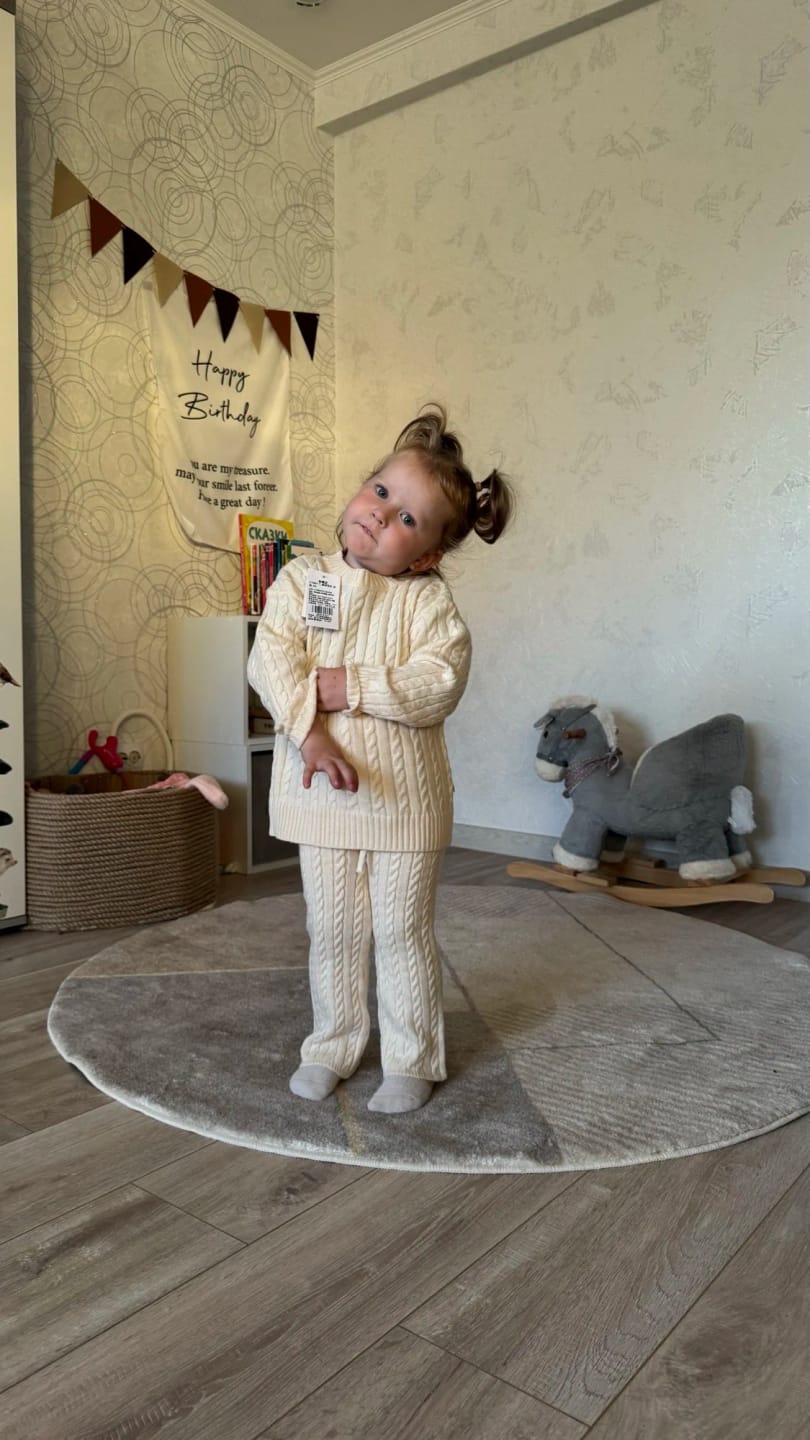 Customer photo review of Solid Knitted Lounge Set