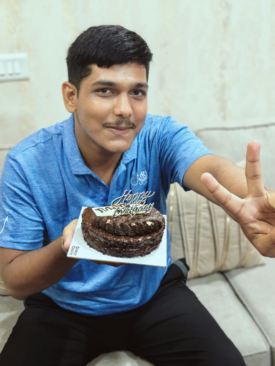Customer photo review of Classical Dairy Milk Cake