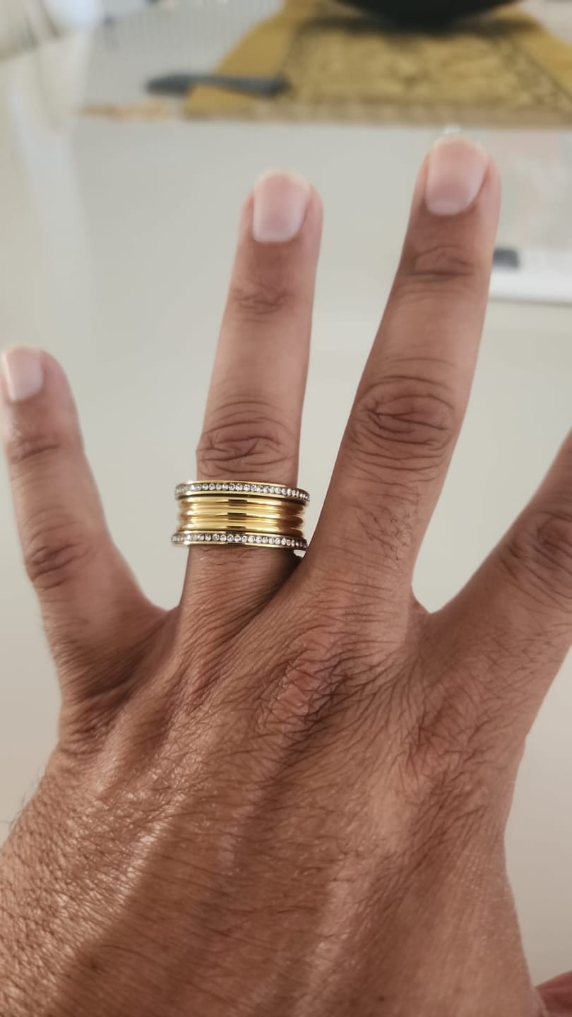 Customer photo review of Anel Luxo Imperial Banhado em Ouro 18K