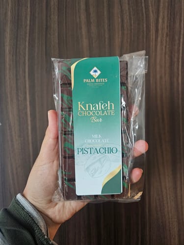 Customer photo review of Knafeh Chocolate Bar (Pistachio)