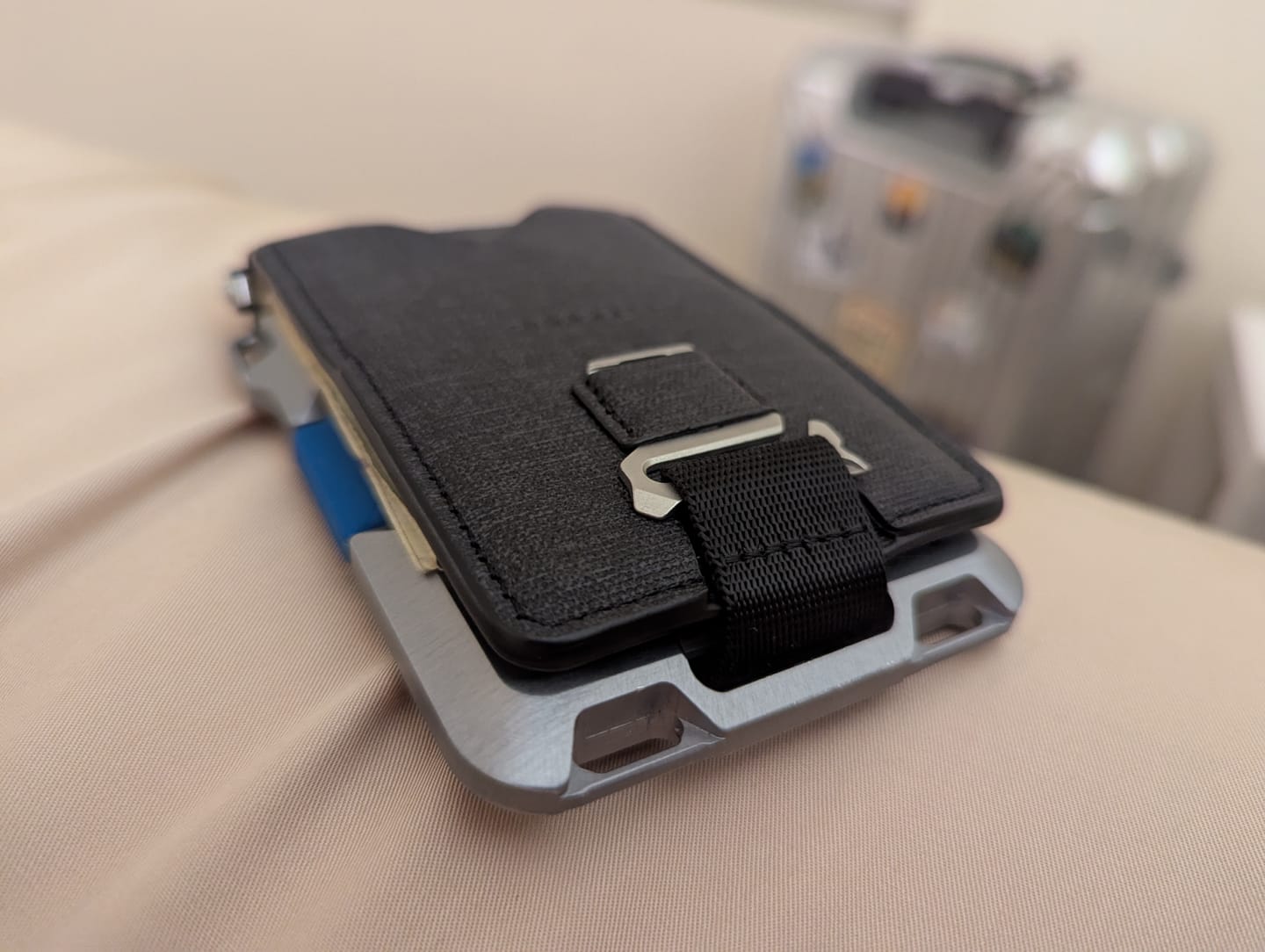 Customer photo review of VERTCIAL WALLET BANDS (M-Series, S1 Stealth Wallet and MC01 Money Clip)