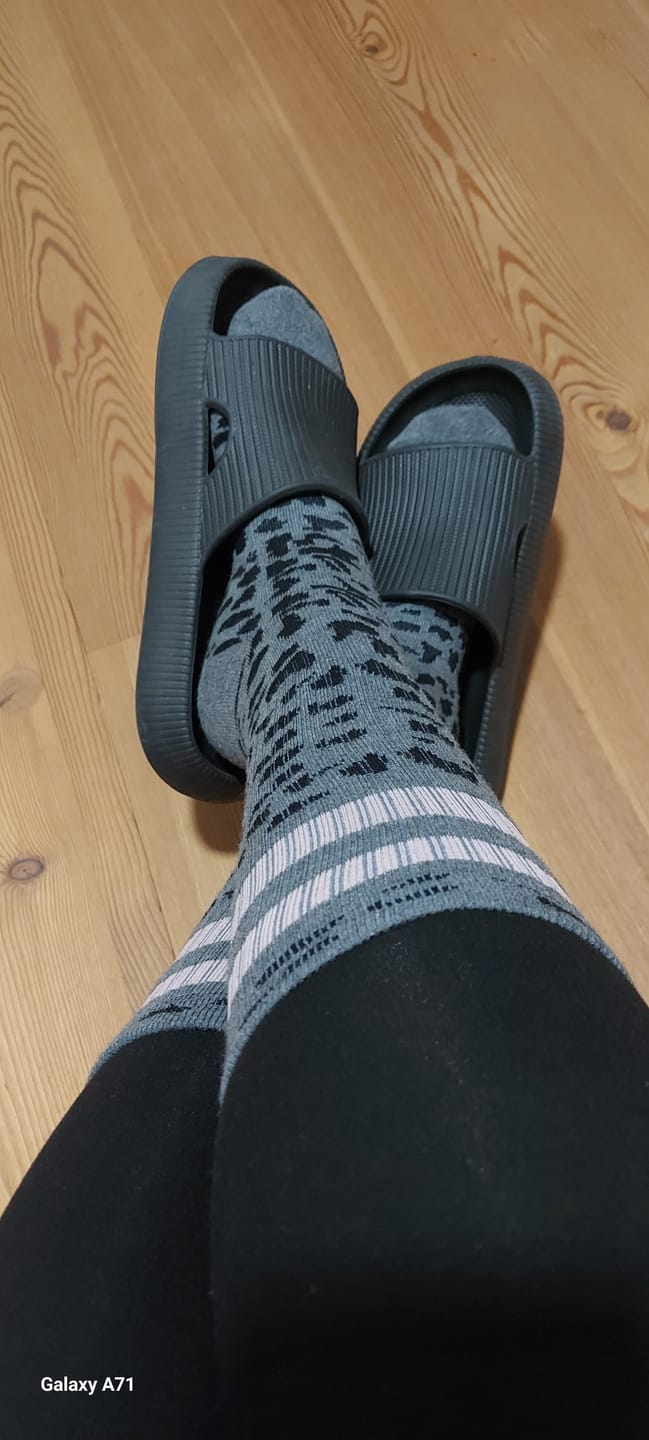 Customer photo review of AMANDA 1.0 - latte/lila