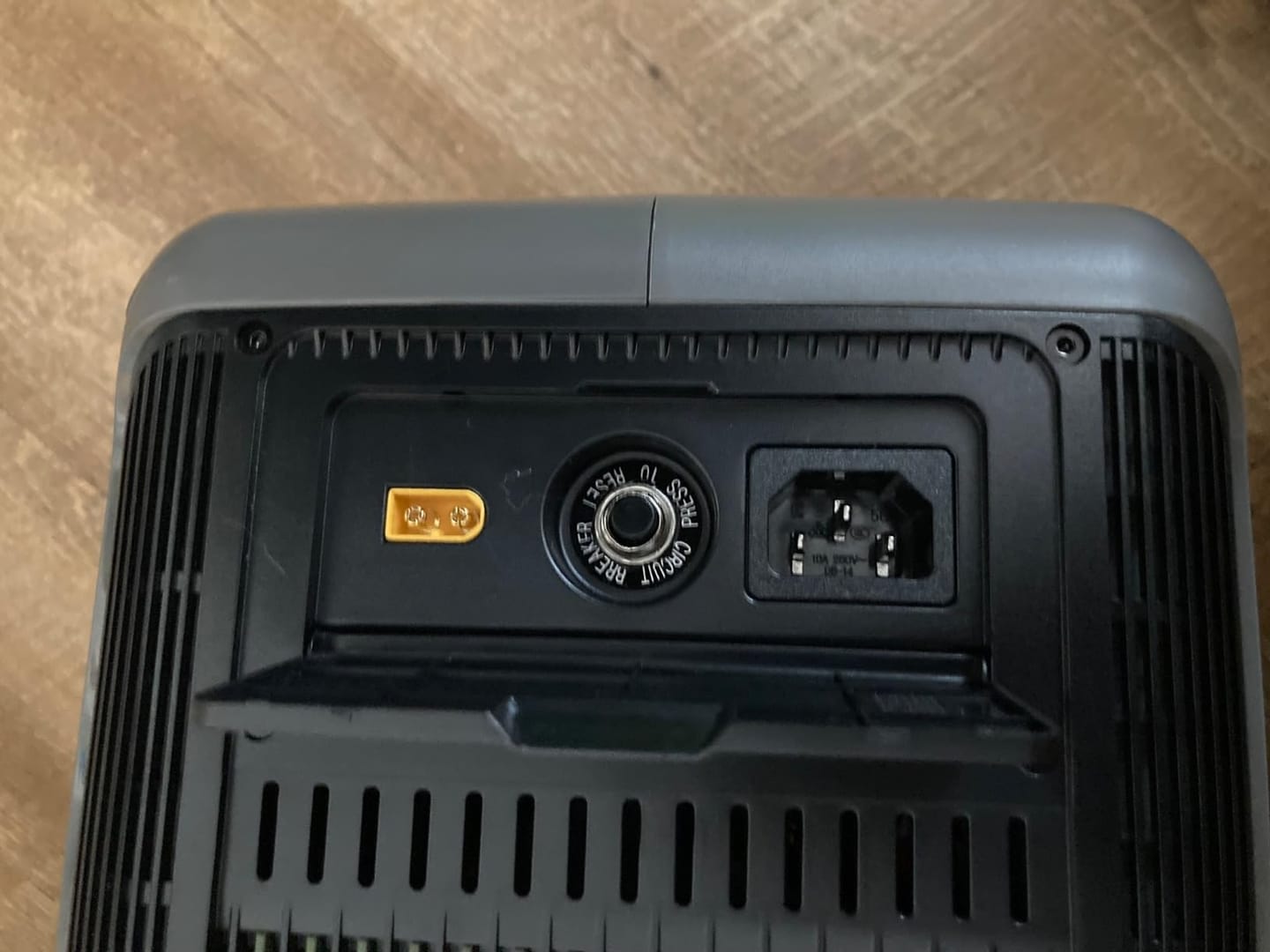 Customer photo review of ALLPOWERS Generador Solar 600W (R600 + SP027 Panel Solar 100W)