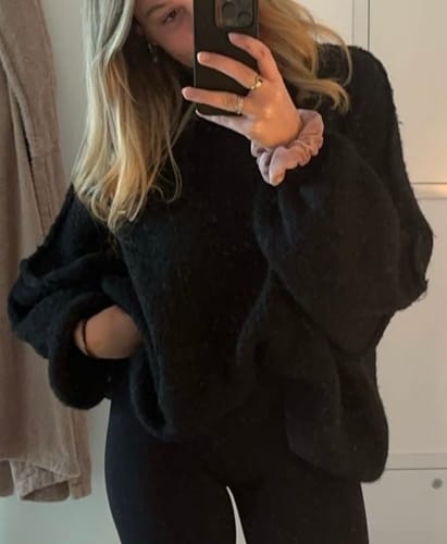 Customer photo review of Meli Strick Pullover - Schwarz