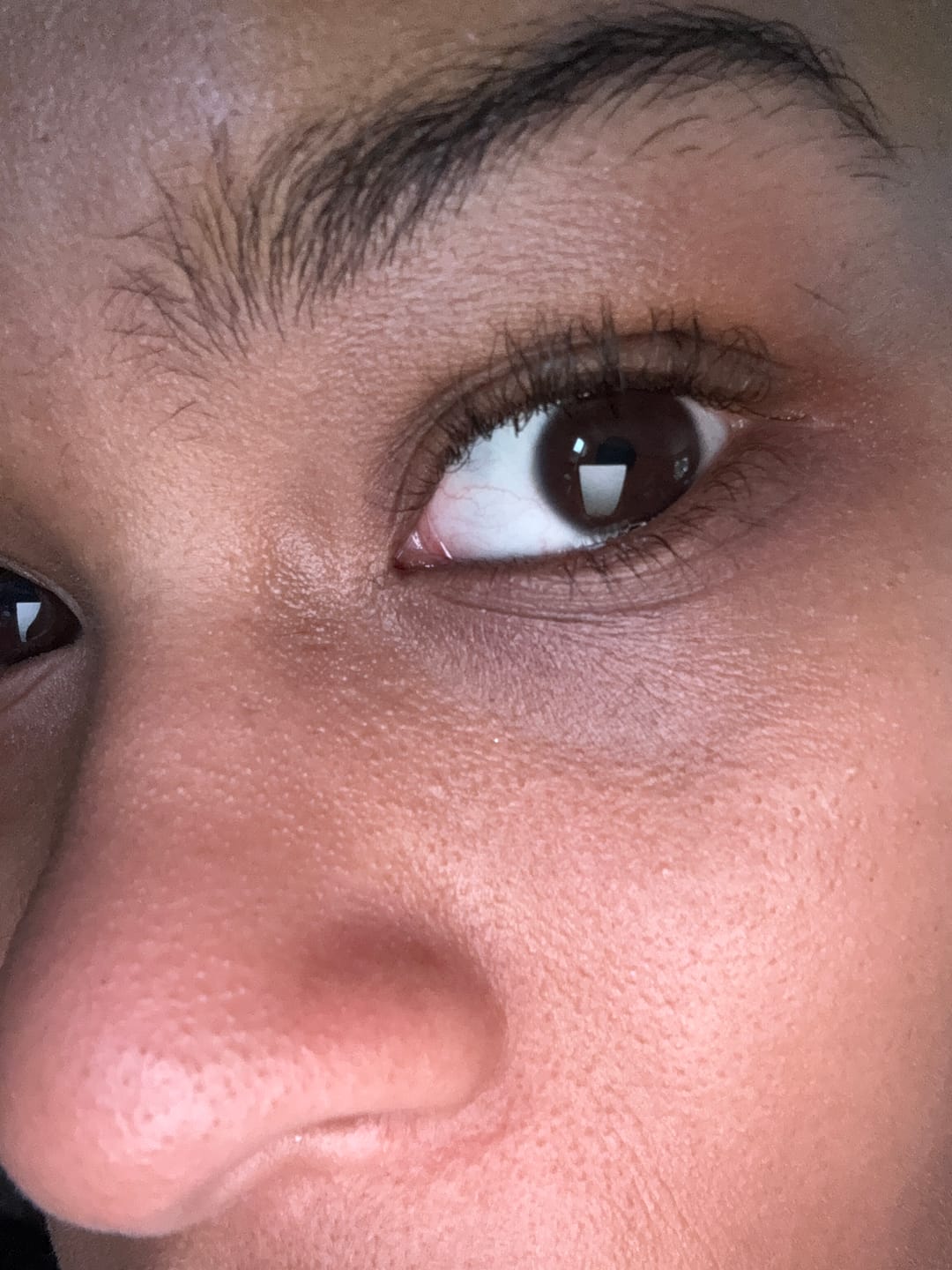 Customer photo review of Sérum pour croissance de cils - Des cils plus longs et plus épais naturellement !