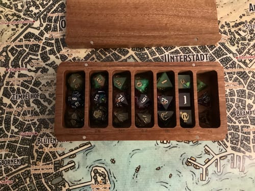 Customer photo review of Deluxe Würfelbox aus Holz