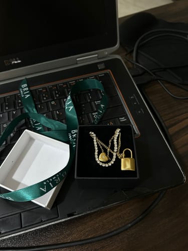 Customer photo review of ALL YOU NEED SET OF 3 NECKLACE - 18K GOLD-PLATED