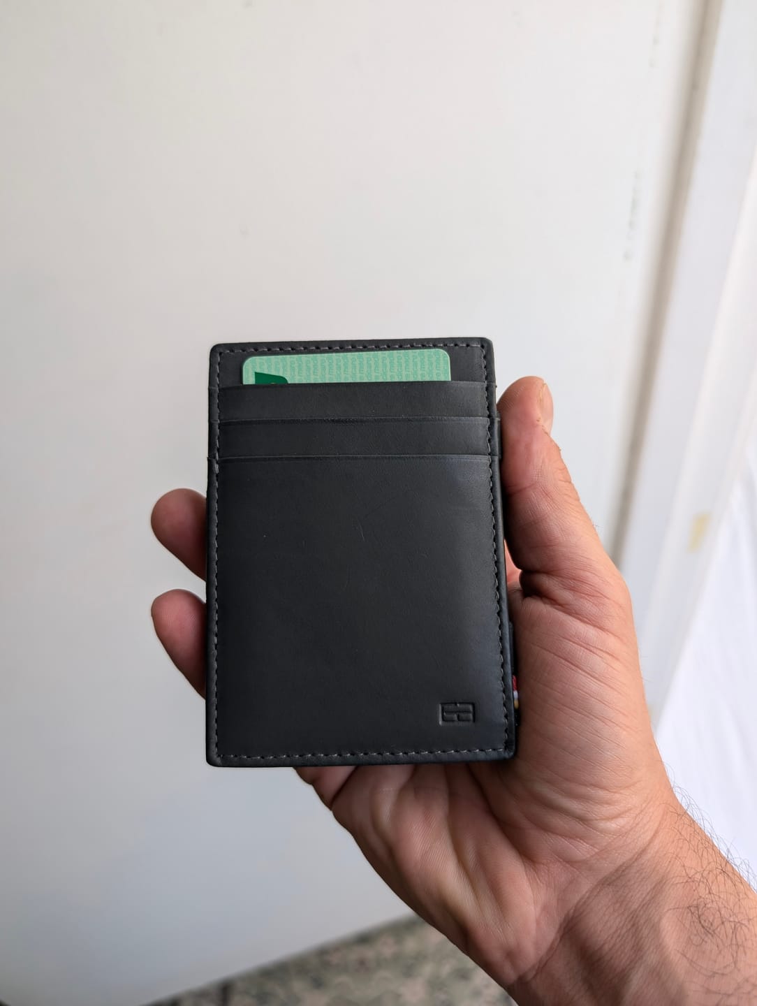 Customer photo review of Magic Wallet - 10 Cards