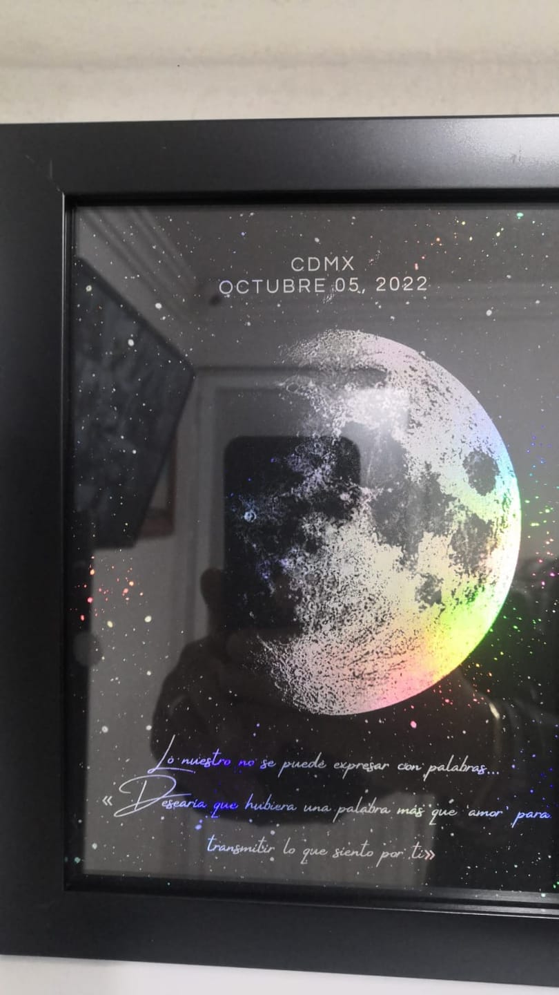 Customer photo review of Mapa Lunar Holográfico