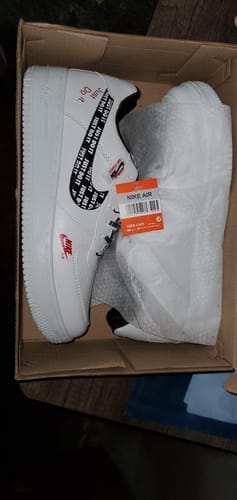 Customer photo review of Tenis 270 Blanco Negro Rojo