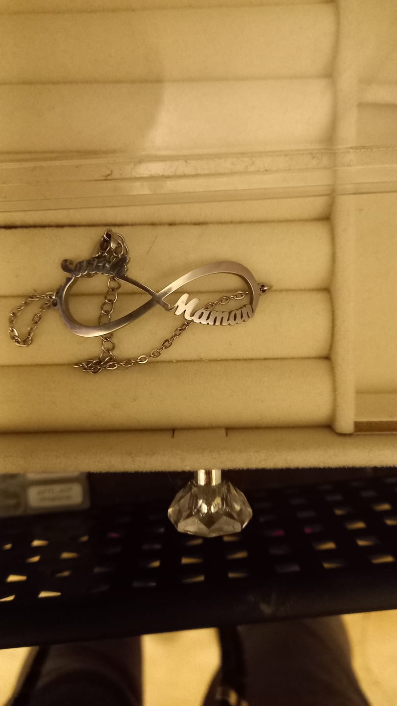 Customer photo review of Bracelet Infini