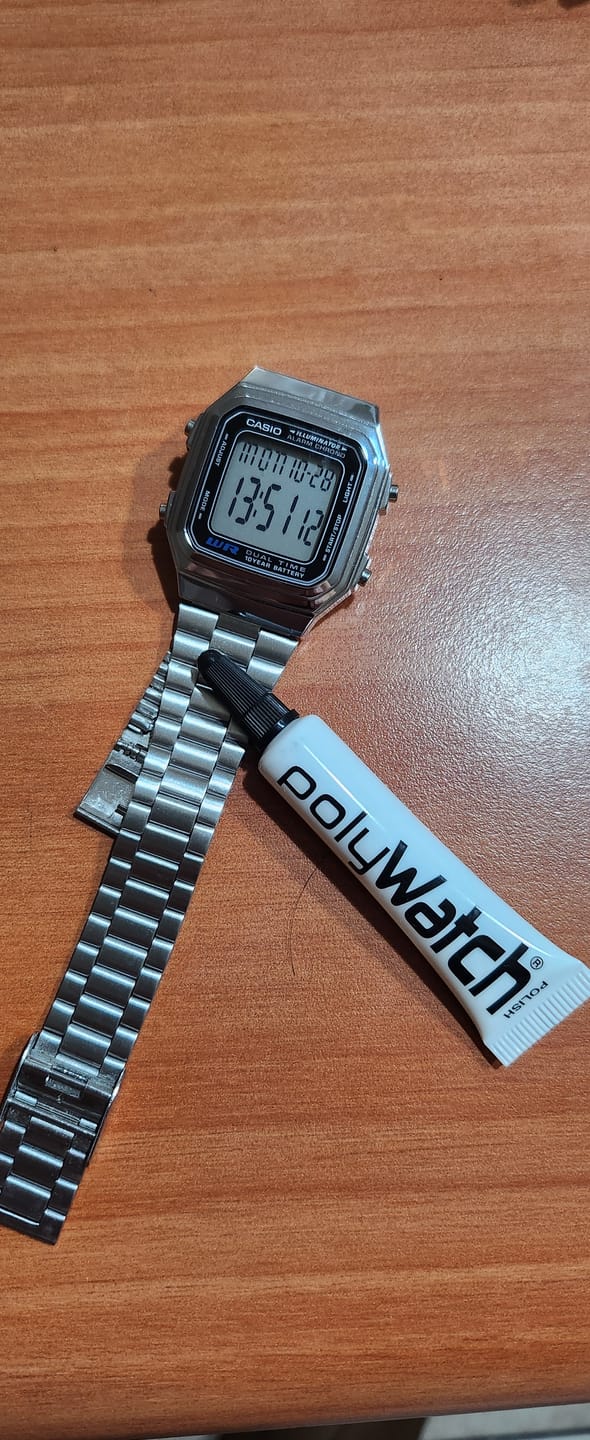 Customer photo review of Polywatch Polish Plastic - ¡Limpia rayas en cristal acrílico!