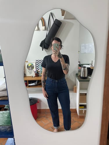 Carol C. review of Calça Jeans Mom Jequitibá Azul Escuro image 1 out of 1