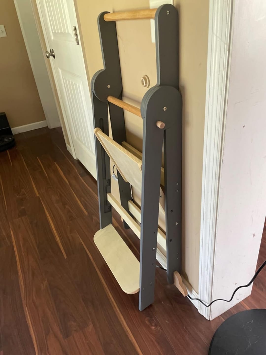 Customer photo review of HARPPA Nordi | Foldable Toddler Tower, Kitchen Stool Helper