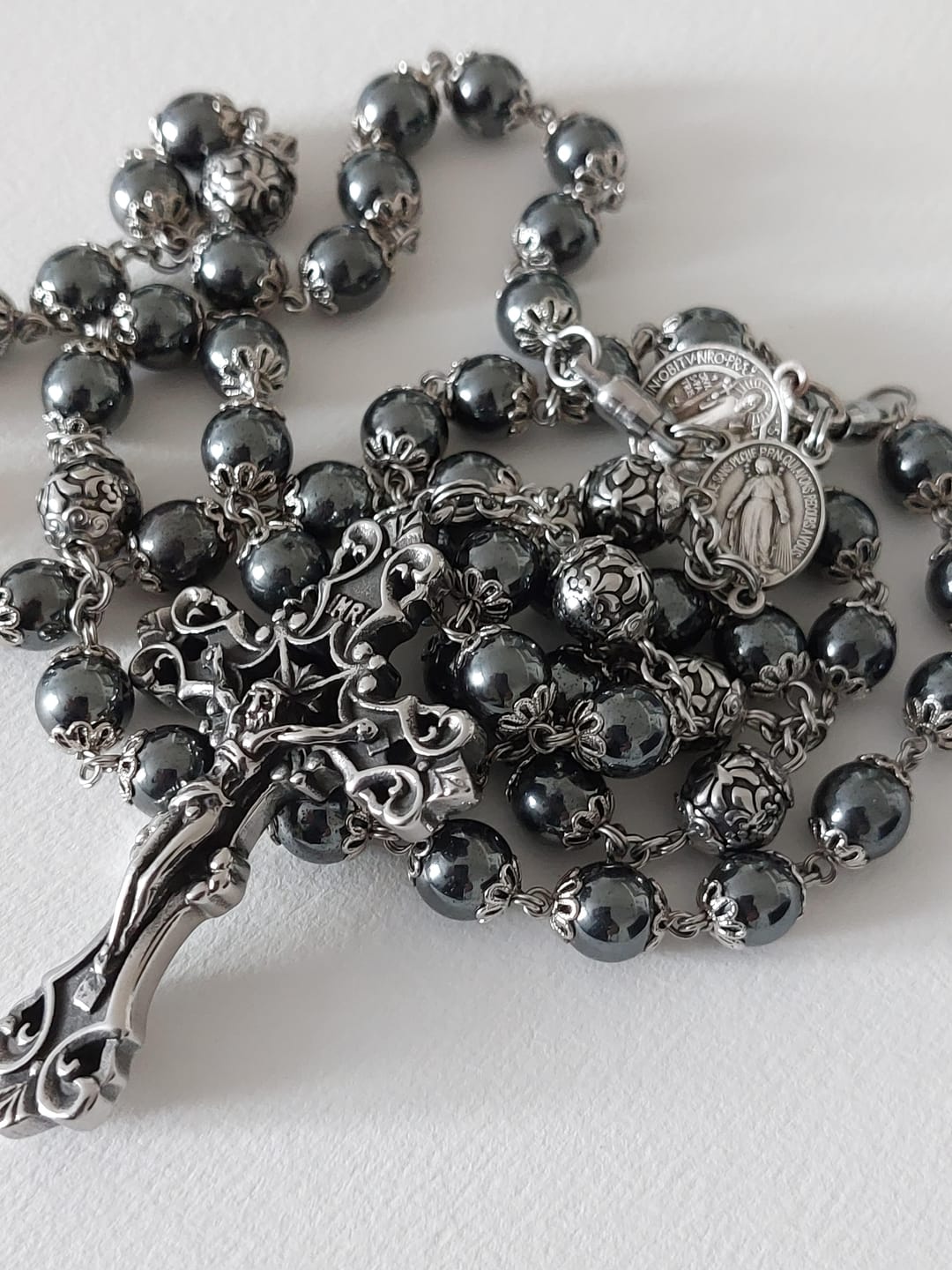 Customer photo review of CHAPELET LAURENÇON en Hématite (Perle N°19) "L'HEMATIS"