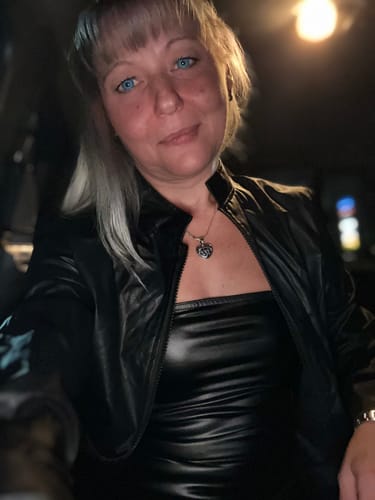 Customer photo review of New York Blue Prescription Colored Contact Lenses