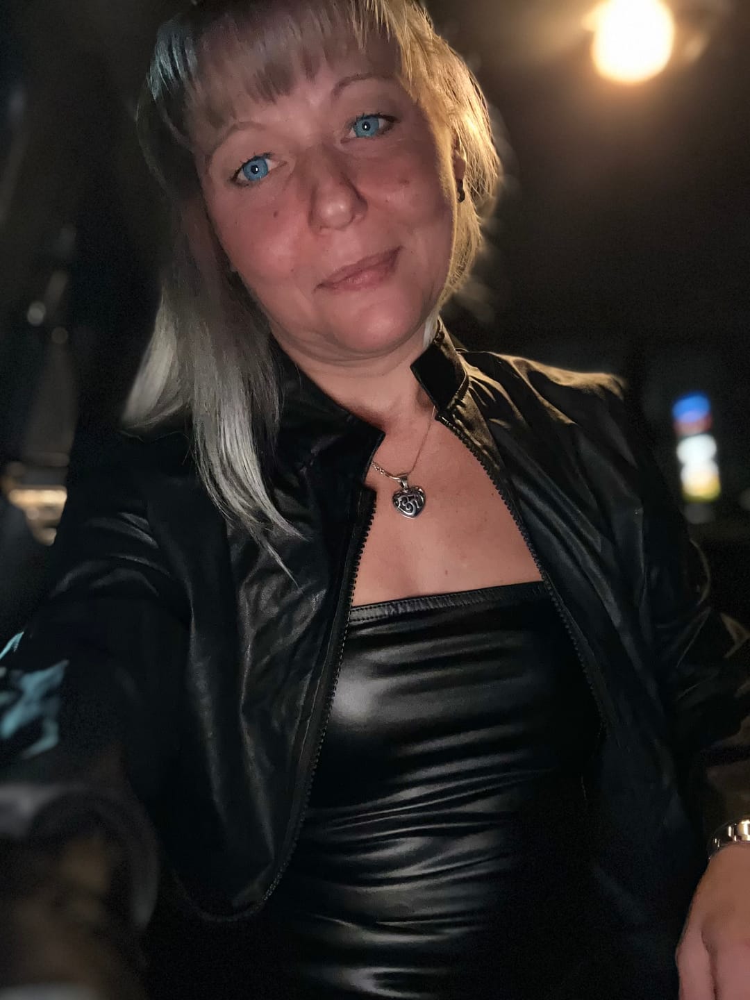 Customer photo review of New York Blue Prescription Coloured Contact Lenses