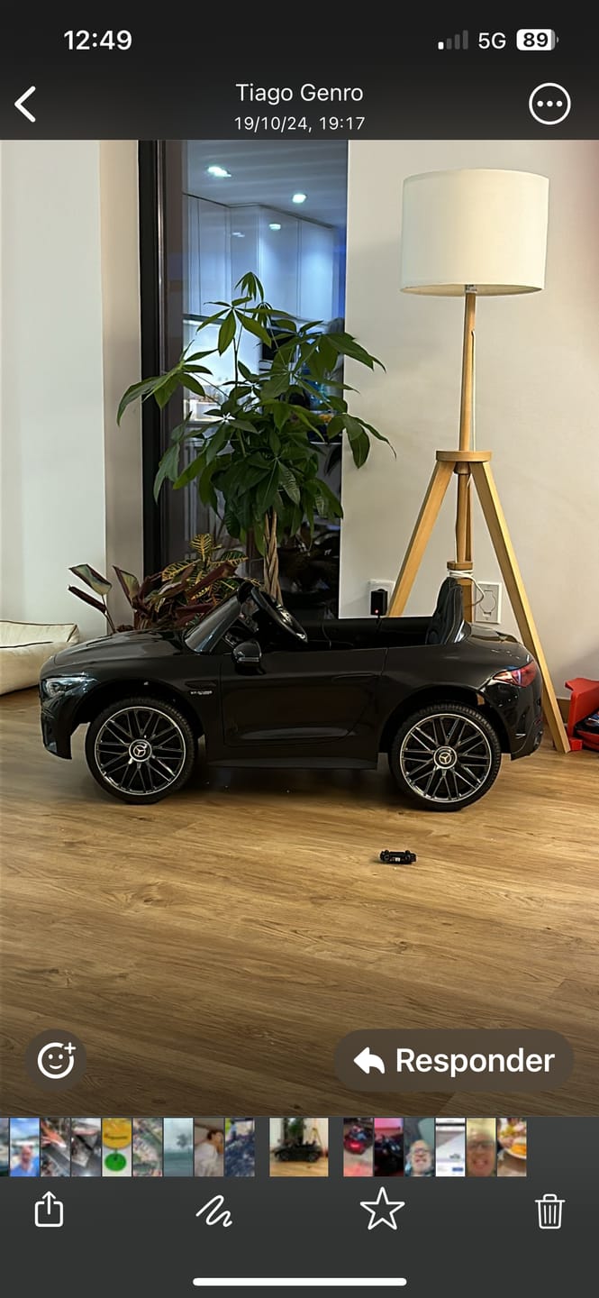 Customer photo review of Carro Elétrico para Criança MERCEDES SL63 Preto 4x4 2 LUGARES 24v c/ RODAS DE BORRACHA & ASSENTO EM PELE