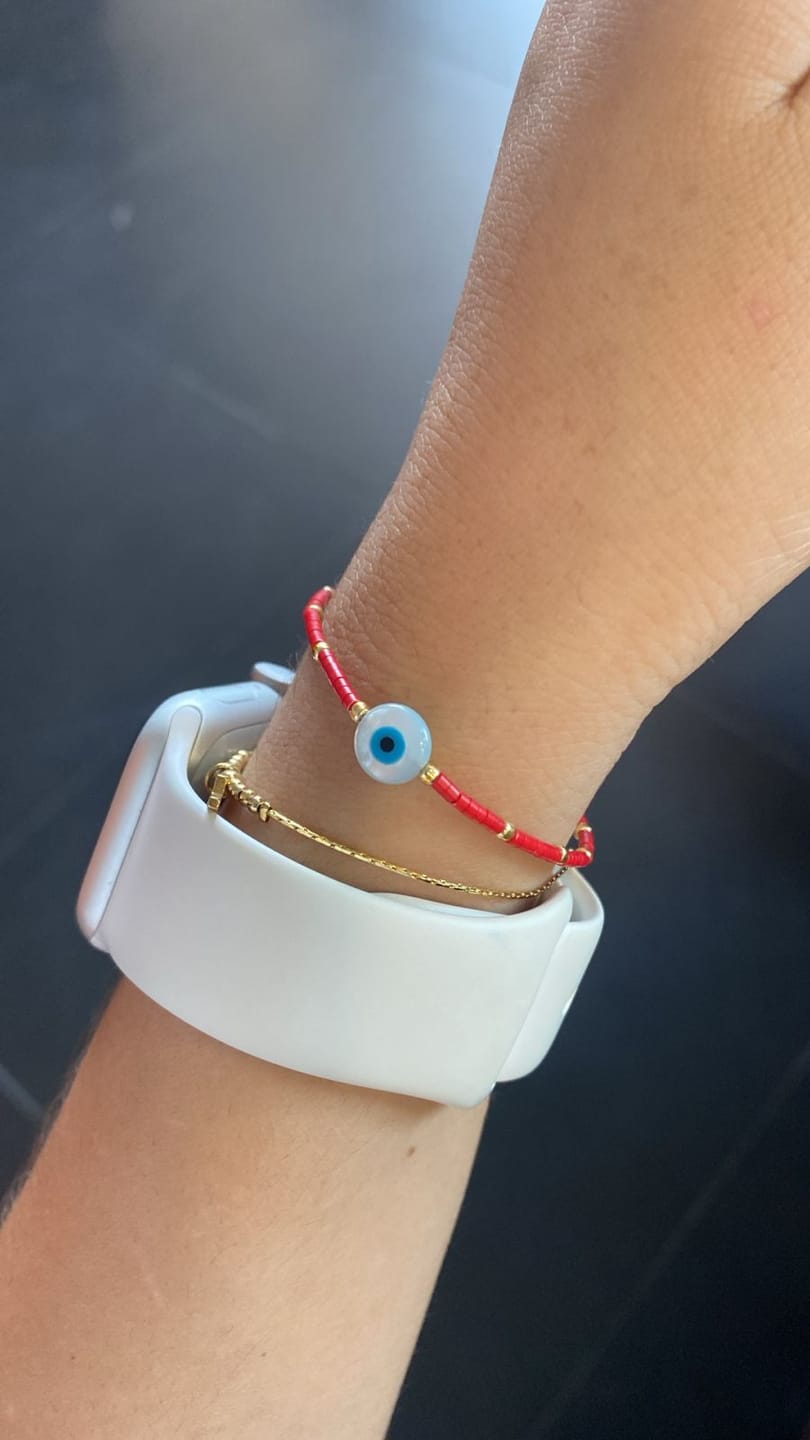 Customer photo review of Pulsera Chaquiras Con Ojo Transparente