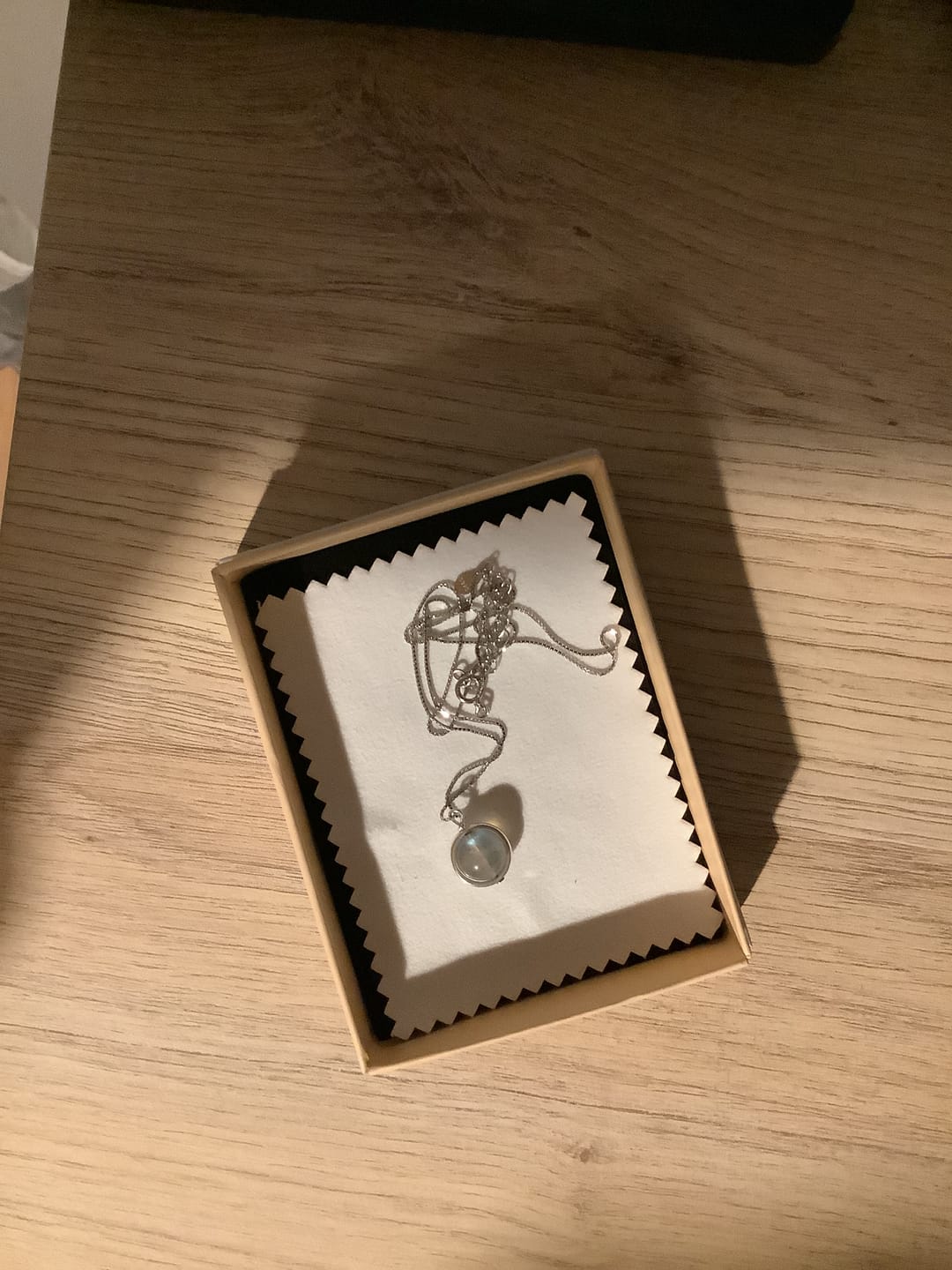 Customer photo review of Pendentif "Perle Fine" en Labradorite