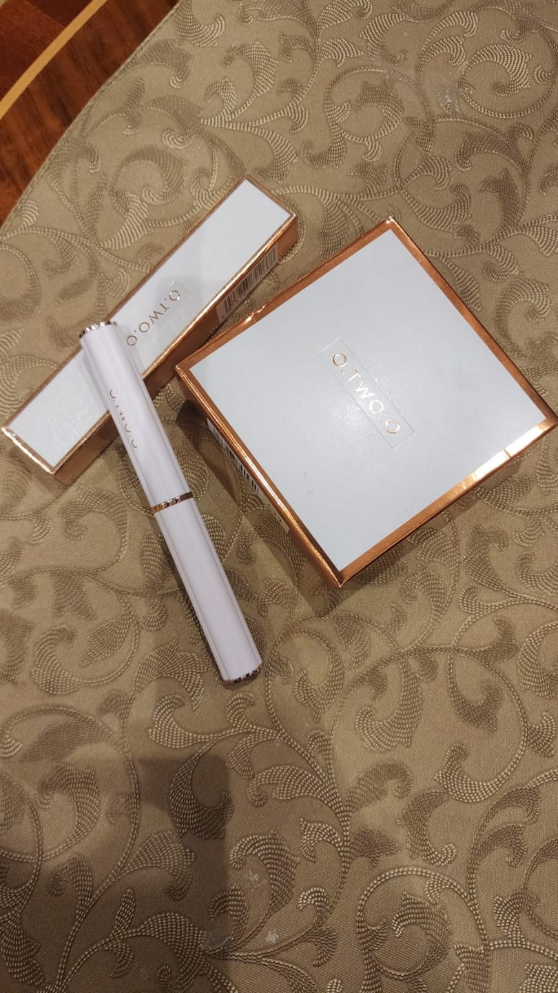 Customer photo review of O.TWO.O SILKY AND MOISTURIZING SETTING POWDER