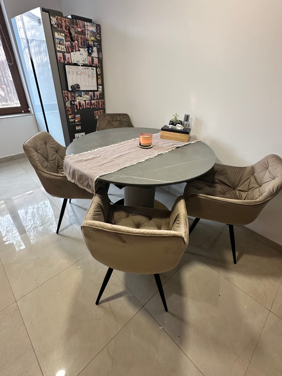 Customer photo review of Scaun MANGO, bej/negru, stofa catifelata/metal, 57x45x83 cm