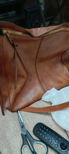 Customer photo review of Hobo Leather Anti-Theft Handbag (free gift)