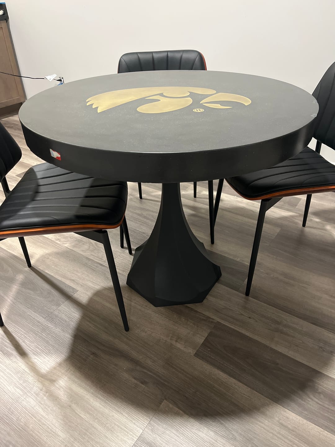 Customer photo review of Table Base 311S Lithe 28H Tulip Legs - Heavy Duty