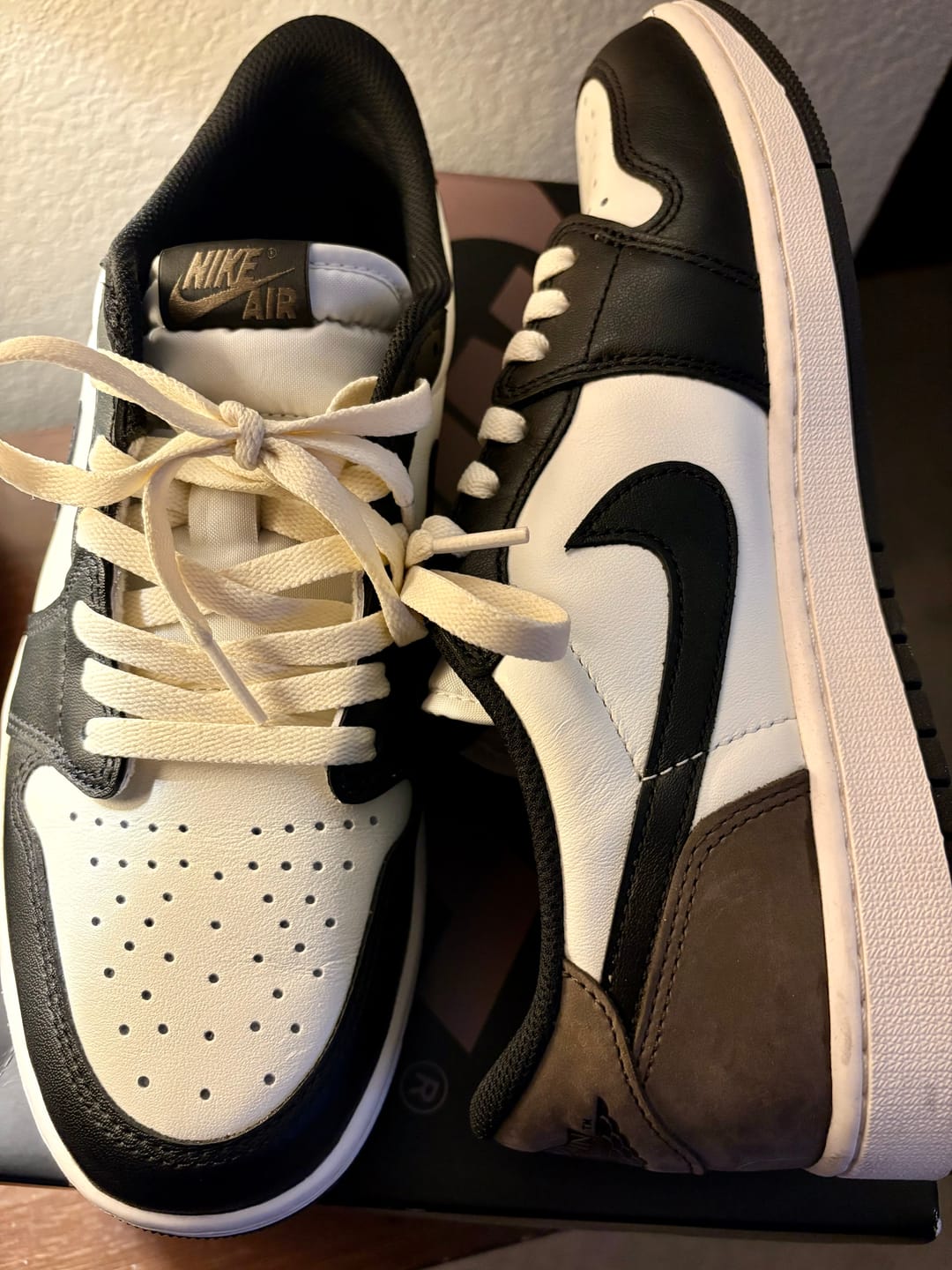 Customer photo review of Jordan Replacement Shoe Laces
