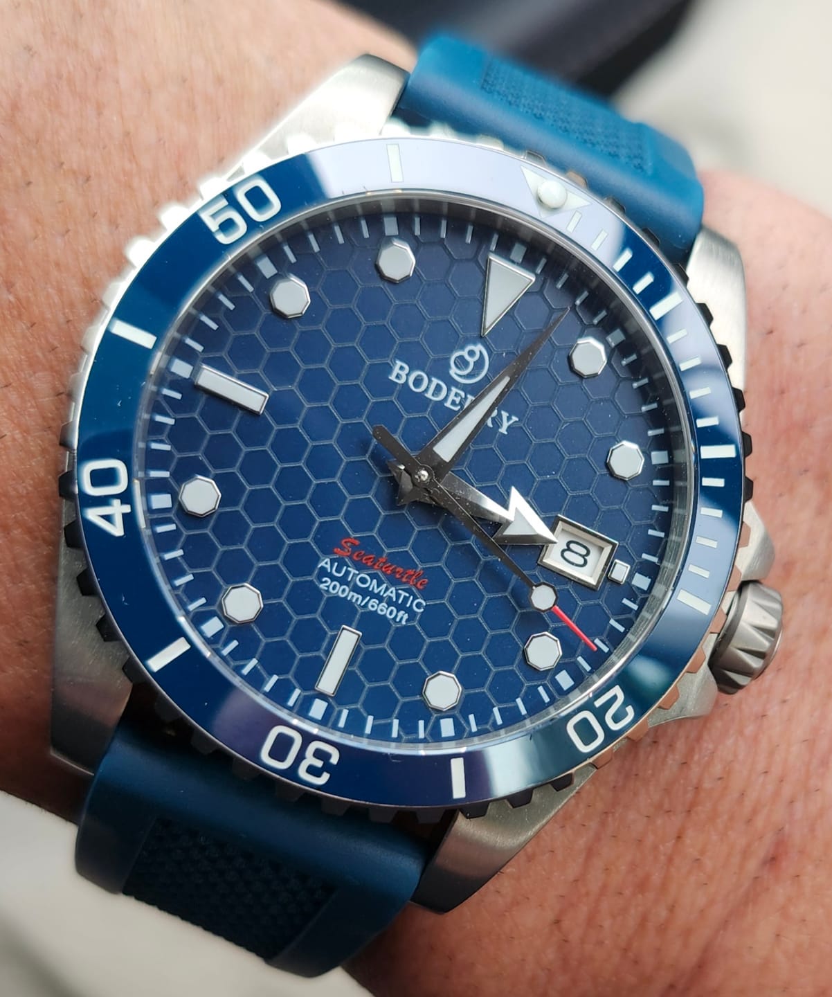 Customer photo review of SEATURTLE.OCEAN(TITANIUM) - Automatic Titanium Diver Watch | Sea Blue
